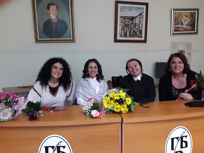 У РУМИ ВЕЛИКО ИНТЕРЕСОВАЊЕ ЗА НАШУ КЊИГУ „ОНЕ СУ ПРОМЕНИЛЕ СРБИЈУ:„Изузетне Српкиње“ освојиле сремску равницу